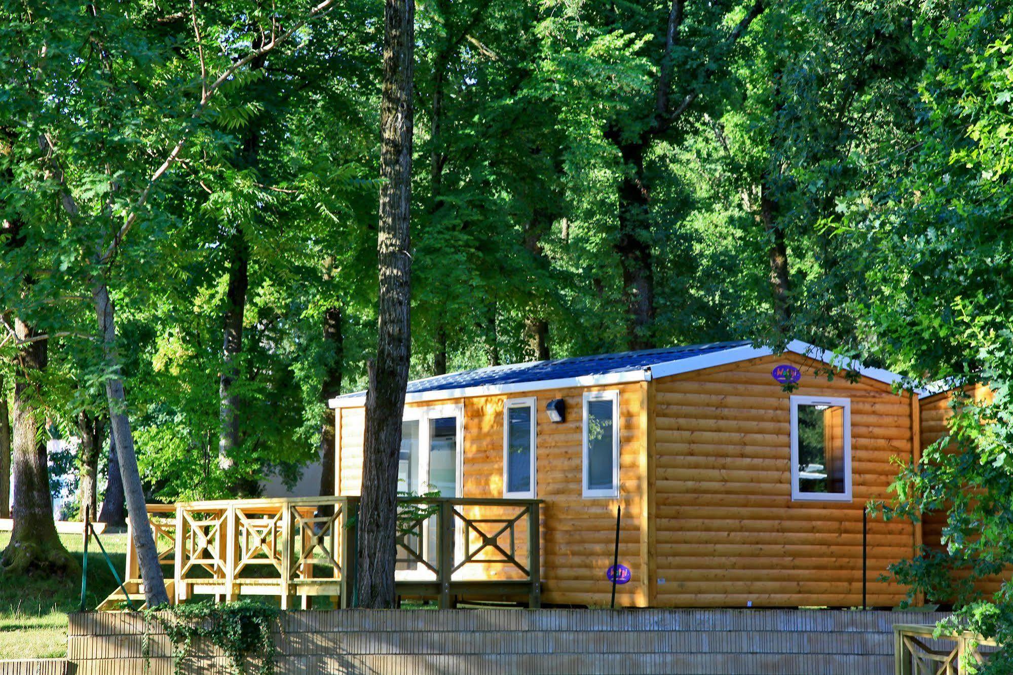 Albirondack Camping Lodge & Spa Buitenkant foto